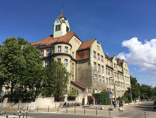Altbau der Ludwig-Uhland-Schule vor der Gerneralsanierung