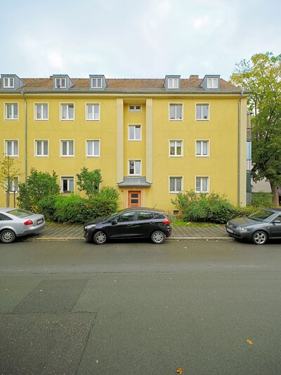 Großer Balkon und Erdgeschoss 2 Zimmer mit Blick ins Grüne! - Photo 1