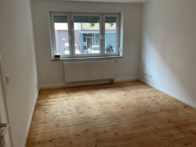 Frisch renovierte Dreizimmerwohnung im Hochparterre- direkt an der U-Bahn! - Photo 4