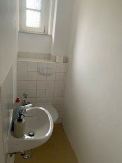 Gemütliche 1 Zimmer Wohnung mit separater großer Küche und Balkon im EG - Photo 4