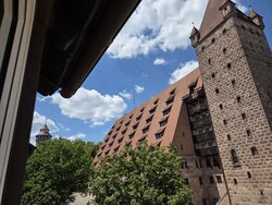 Blick aus Wohnung auf Burg.