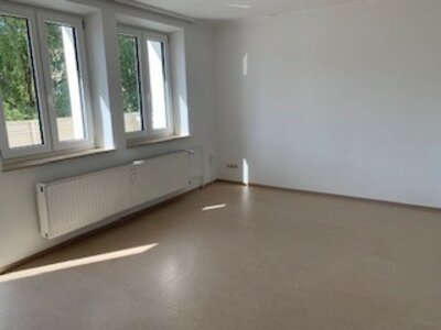 Großer Balkon und direkte Anbindung an den ÖPNV - Photo 1