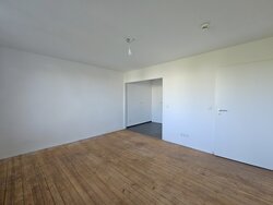 Wohnzimmer mit Blick zur Küche