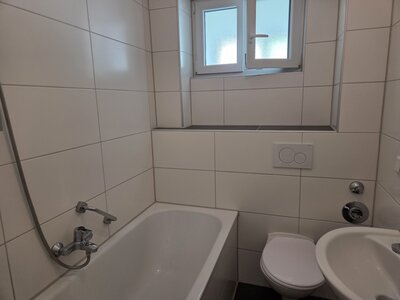 Balkon ins Grüne ** nur mit Wohnberechtigungsschein für Bayer. Modernisierungsprogramms - Photo 2