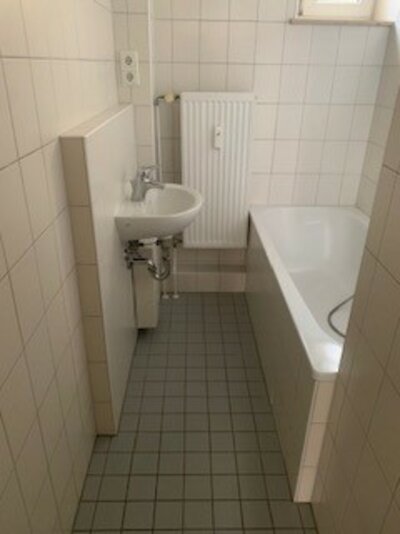 Gemütliche 1 Zimmer Wohnung mit separater großer Küche und Balkon im EG - Photo 3