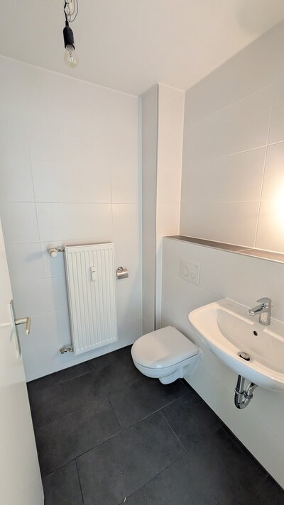 Badezimmer_Schultheißallee_38_5_OG