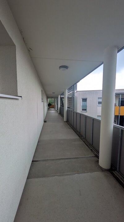 Ingolstädter_Straße_Laubengang