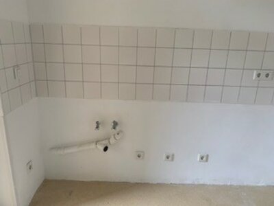 Gemütliche 1 Zimmer Wohnung mit separater großer Küche und Balkon im EG - Photo 1