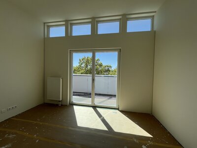 Erstbezug durch Aufstockung - 01.09.2026! Tolle 4-Zimmer-Wohnung mit Terrasse und Blick ins Grüne - Photo 5