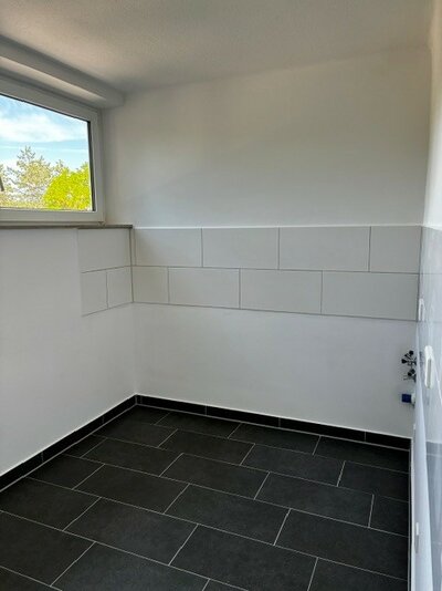 Sanierte 3 Zimmer Wohnung in ruhiger Lage ab sofort! - Photo 4