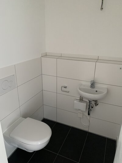 separates WC