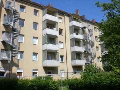 Hell durchflutete 3-Zimmer-Wohnung mit Balkon - Foto 2