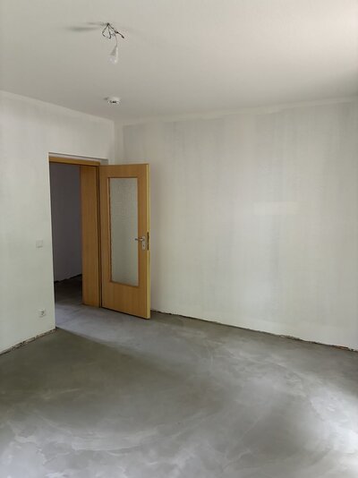 Gemütliche 2-Zimmer Erdgeschosswohnung mit Balkon und Blick ins Grüne - Photo 2