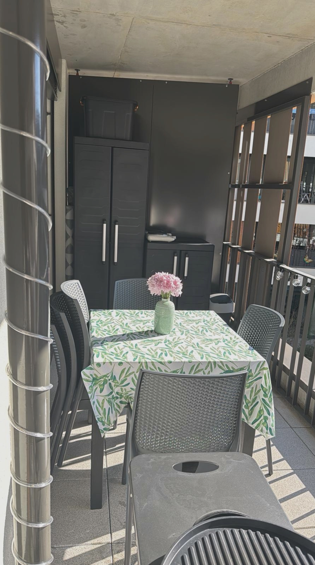 Balkon (Ansicht links)