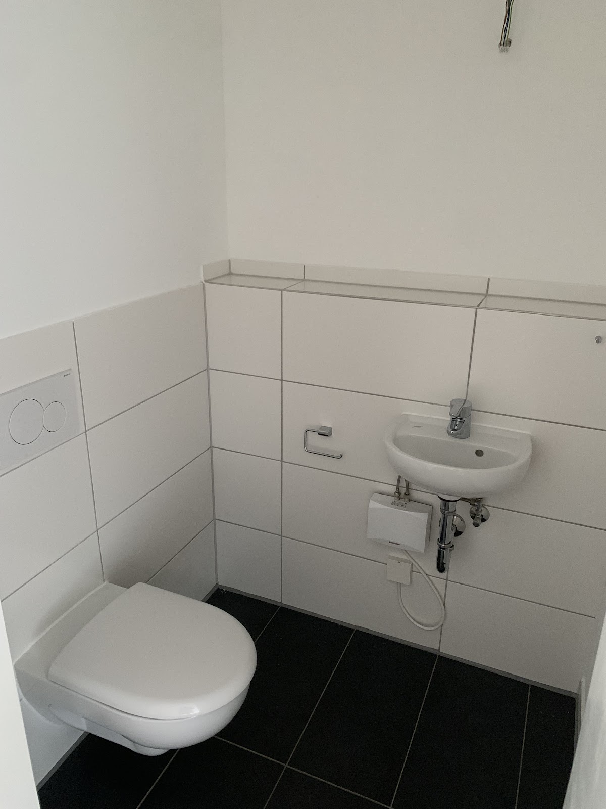 separates WC